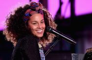 Alicia Keys Celebrates Upcoming New Album "HERE" With Special Show in Times Square