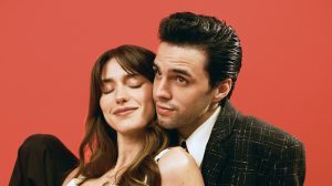 Stephen Sanchez i Devi_Dress & Tie